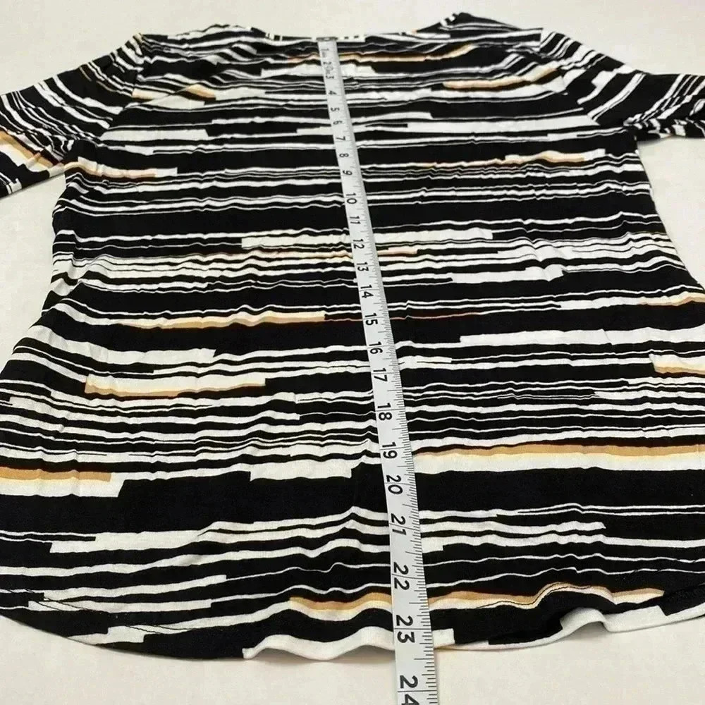 White House black market NWT striped v-neck foundation tee - Picture 5 of 9
